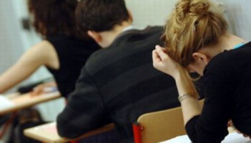 TRAGEDIE: Anchetă la un liceu după ce o profesoară din comisia de Bacalaureat a murit TRAGEDIE: Anchetă la un liceu după ce o profesoară din comisia de Bacalaureat a murit