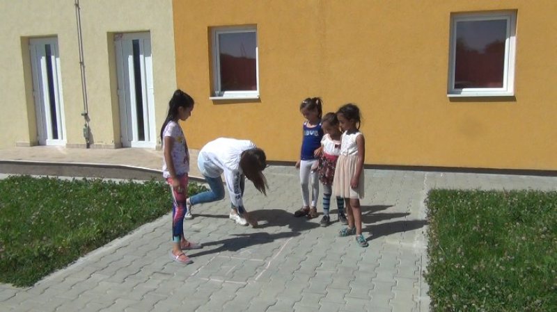 BAIA MARE: Aproximativ 100 de copii din familii nevoiașe frecventează școala și grădinția de vară BAIA MARE: Aproximativ 100 de copii din familii nevoiașe frecventează școala și grădinția de vară