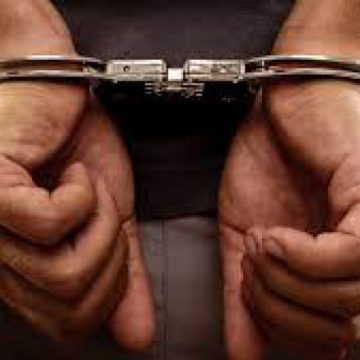 Duși după gratii, unul pentru act sexual cu un minor