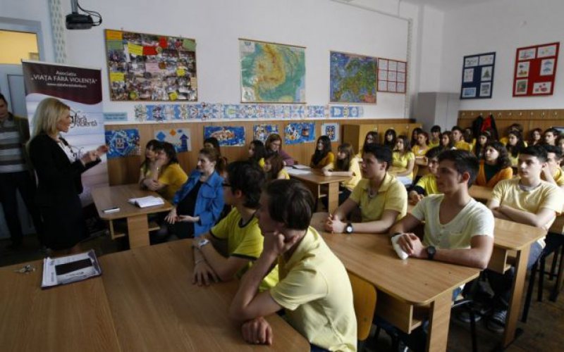 MEN: A fost reînnoit protocolul de colaborare privind promovarea educației juridice în școli MEN: A fost reînnoit protocolul de colaborare privind promovarea educației juridice în școli