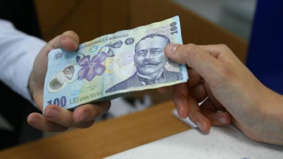Prins după ce a comis trei înșelăciuni