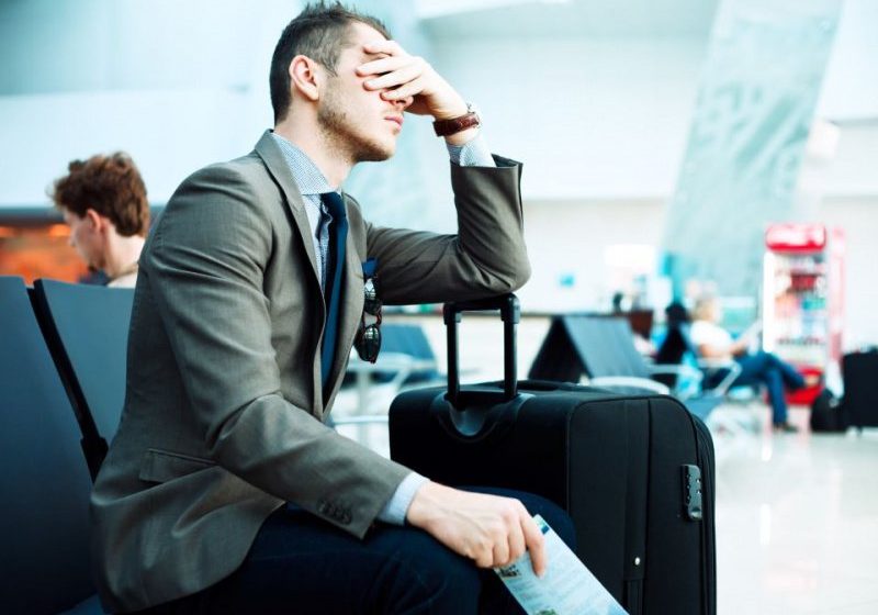 BINE DE ȘTIUT: Ce despăgubiri poți cere de la compania aeriană când sunt zborul e întârziat sau anulat