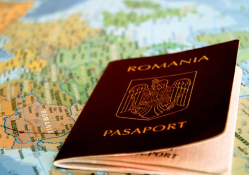 CINE E DE VINĂ: Ministerul de Interne, despre cozile la paşapoarte: Lipsa de personal se resimte şi în aceste servicii