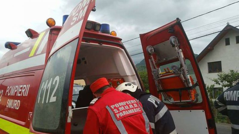 DEPĂȘIRI PERICULOASE: Minoră rănită în urma unui accident de circulație DEPĂȘIRI PERICULOASE: Minoră rănită în urma unui accident de circulație