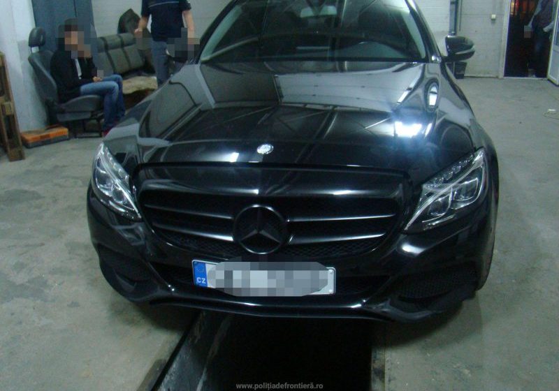 DOSAR PENAL: Autoturism de lux căutat de autoritățile din Cehia, descoperit de polițiștii de frontieră