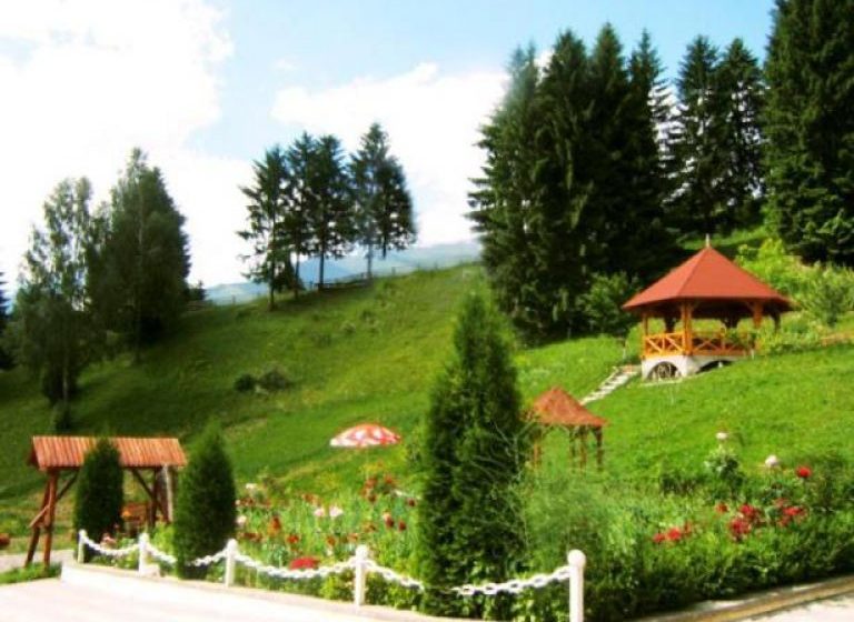 MARAMUREȘ: Pensiunile și hotelurile din stațiunile montane, rezervate în proporție de 40% pentru minivacanța de Sfânta Maria