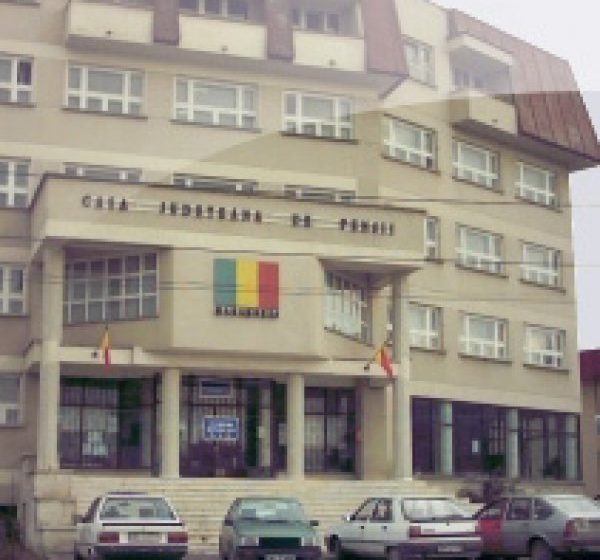 REȚINUT: Medicul șef al Casei de Pensii Maramureș cercetat de procurori pentru luare de mită în urma pechezițiilor la Cabinetul de Expertiză Medicală REȚINUT: Medicul șef al Casei de Pensii Maramureș cercetat de procurori pentru luare de mită în urma pechezițiilor la Cabinetul de Expertiză Medicală