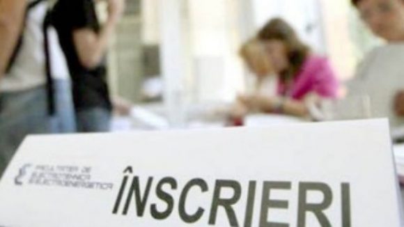VIDEO | A început înscrierea pentru admiterea la liceu VIDEO | A început înscrierea pentru admiterea la liceu