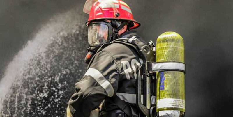 ALERTĂ: 14 persoane au fost evacuate dintr-un bloc, din cauza izbucnirii unui incendiu ALERTĂ: 14 persoane au fost evacuate dintr-un bloc, din cauza izbucnirii unui incendiu