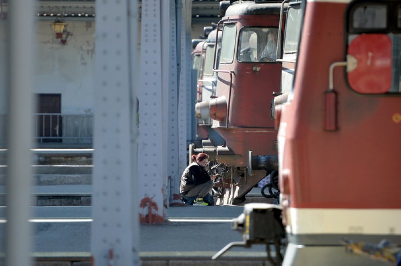 ANUNȚ: România trece la ORA DE IARNĂ. Trenurile aflate în circulaţie vor staţiona o oră în gări ANUNȚ: România trece la ORA DE IARNĂ. Trenurile aflate în circulaţie vor staţiona o oră în gări