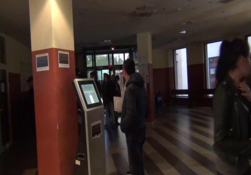 BINE DE ŞTIUT: Se reia programul normal la Serviciul Permise şi Înmatriculare a Vehiculelor. Defecţiunea a fost remediată BINE DE ŞTIUT: Se reia programul normal la Serviciul Permise şi Înmatriculare a Vehiculelor. Defecţiunea a fost remediată