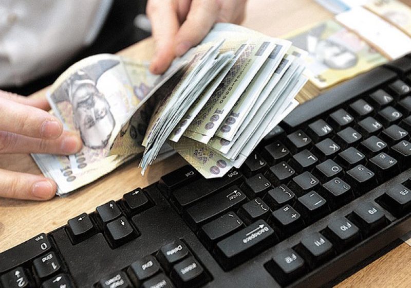 CALCULE: Cu cât cresc de fapt RATELE la bancă după majorarea indicelui ROBOR, în octombrie faţă de septembrie