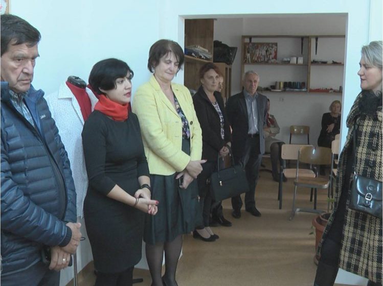 REPORTAJUL ZILEI: Liceul Tehnologic Marmația și-a inaugurat atelierul de confecții REPORTAJUL ZILEI: Liceul Tehnologic Marmația și-a inaugurat atelierul de confecții