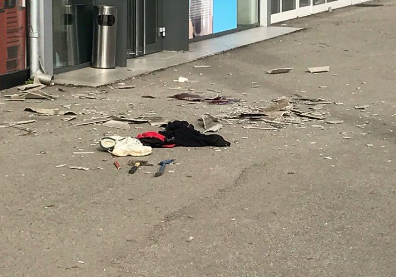 INCIDENT: Bărbat căzut de pe acoperiș (FOTO)