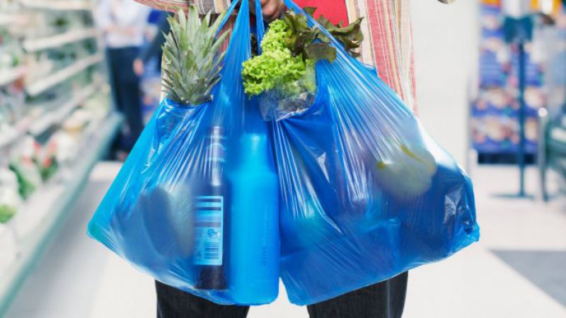 PROPUNERE: Pungile de plastic vor fi interzise și în România PROPUNERE: Pungile de plastic vor fi interzise și în România