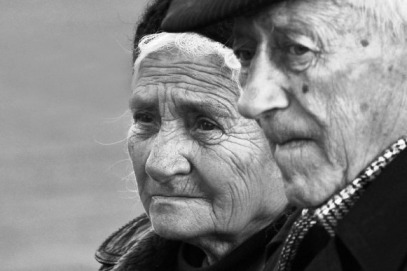 TOT MAI PUȚINI BĂTRÂNI: 80 de ani, o vârstă greu de atins în România TOT MAI PUȚINI BĂTRÂNI: 80 de ani, o vârstă greu de atins în România