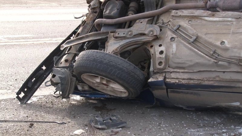 ACCIDENT RUTIER: Autoturism răsturnat pe plafon în Pasul Gutâi ACCIDENT RUTIER: Autoturism răsturnat pe plafon în Pasul Gutâi