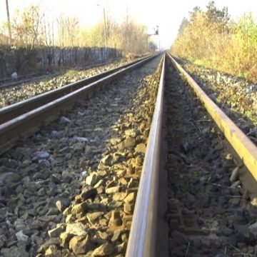 Opriri în Bonțida ale unor trenuri care pleacă din Maramureș, pentru cei care vor să meargă la Festivalul Electric Castle