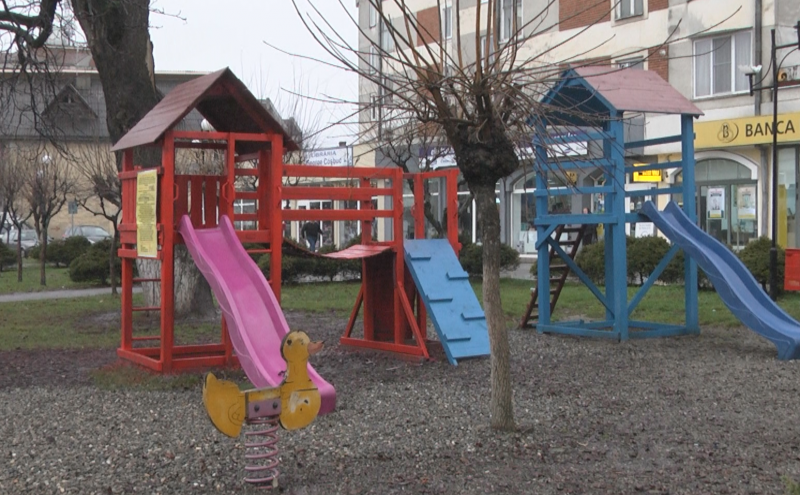 SEMNAL DE ALARMĂ: Locuri de joacă periculoase pentru copii SEMNAL DE ALARMĂ: Locuri de joacă periculoase pentru copii