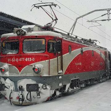 A luat foc o locomotivă la intrarea în comuna Mireșu Mare