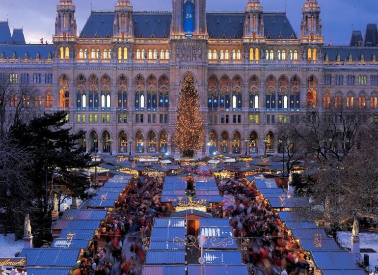 DESTINAȚII DE VACANȚĂ: Crăciun la Viena – magia unei capitale imperiale DESTINAȚII DE VACANȚĂ: Crăciun la Viena – magia unei capitale imperiale