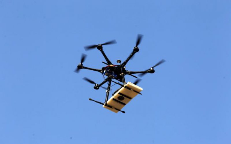 ÎMPUȘCĂTURI LA GRANIȚĂ: Un maramureșean, prins după ce urma să primească țigări de contrabandă cu o dronă ÎMPUȘCĂTURI LA GRANIȚĂ: Un maramureșean, prins după ce urma să primească țigări de contrabandă cu o dronă