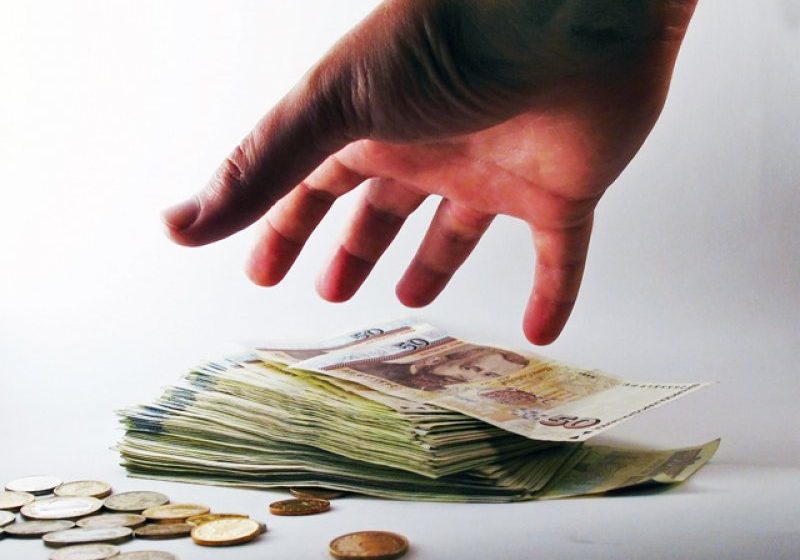 FURT CALIFICAT: Polițiștii din Dragomireşti au identificat un tânăr bănuit că ar fi sustras bani FURT CALIFICAT: Polițiștii din Dragomireşti au identificat un tânăr bănuit că ar fi sustras bani