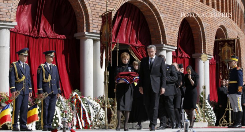 FUNERALIILE REGALE: Regele Mihai rămâne permanent un simbol al suferinţei şi al speranţei poporului român FUNERALIILE REGALE: Regele Mihai rămâne permanent un simbol al suferinţei şi al speranţei poporului român