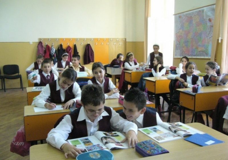 DIN NOU LA ȘCOALĂ: Elevii se reîntorc în bănci