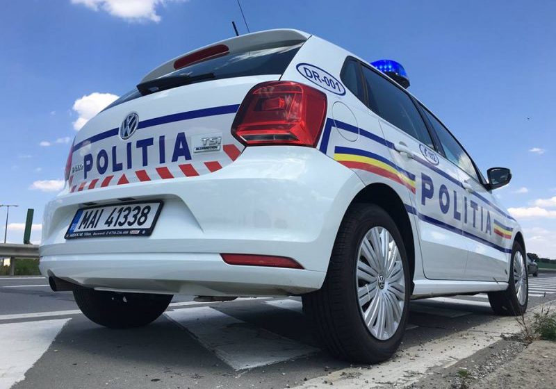 A ÎNCERCAT SĂ SCAPE: Tânăr fără permis prins de polițiști după o urmărire A ÎNCERCAT SĂ SCAPE: Tânăr fără permis prins de polițiști după o urmărire