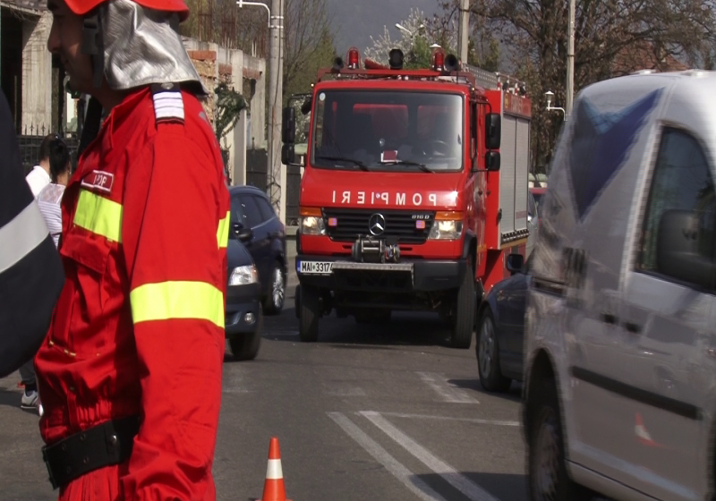 RAPORT: Pompierii salvează vieţi cu maşini vechi, de peste 30 de ani. Află când începe livrarea autospecialelor noi