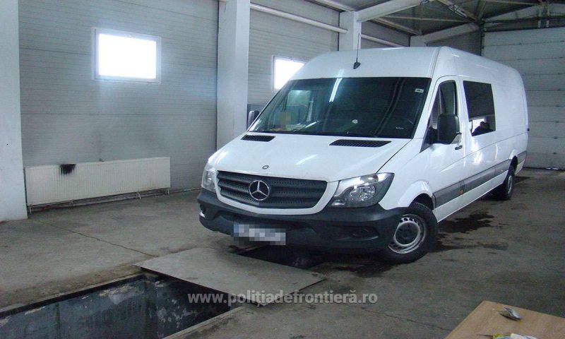 PĂȚEȘTI, VORBA CEEA: A rămas fără microbuz și e și cercetat pentru tăinuire PĂȚEȘTI, VORBA CEEA: A rămas fără microbuz și e și cercetat pentru tăinuire
