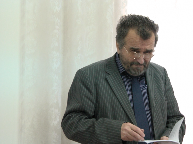 EVENIMENT POETIC: Vasile Muste și-a lansat volumul ”Satul de tăietură va muri” EVENIMENT POETIC: Vasile Muste și-a lansat volumul ”Satul de tăietură va muri”