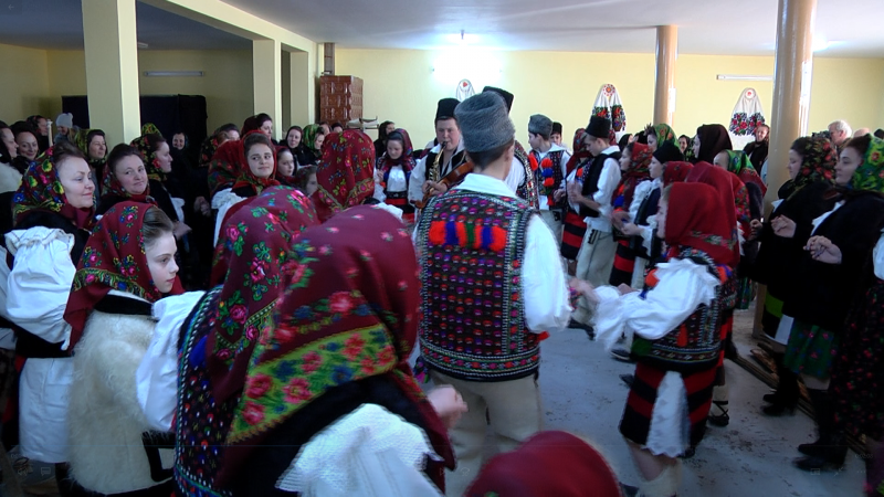 DE LĂSATUL SECULUI: Coconii din Breb vă invită la jocul satului DE LĂSATUL SECULUI: Coconii din Breb vă invită la jocul satului