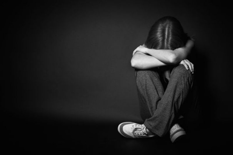 PROIECT: Pedeapsa pentru viol ar putea deveni similară celei pentru crimă. În România, au loc anual peste 2.500 de violuri PROIECT: Pedeapsa pentru viol ar putea deveni similară celei pentru crimă. În România, au loc anual peste 2.500 de violuri