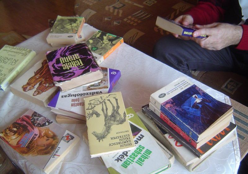 REPORTAJUL ZILEI: Bibliotecă în memoria lui Johnny Popescu