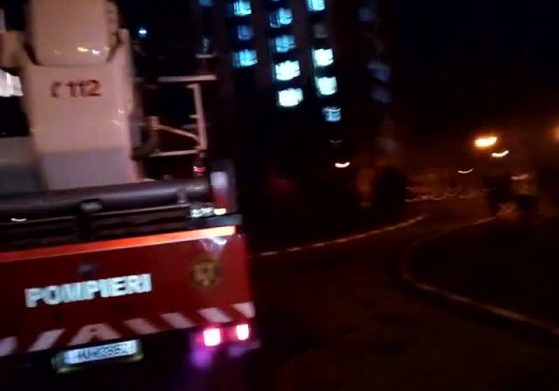 INCENDIU LA SPITAL: 20 de angajaţi ai unităţii s-au autoevacuat. Incendiul a fost lichidat cu extinctoare INCENDIU LA SPITAL: 20 de angajaţi ai unităţii s-au autoevacuat. Incendiul a fost lichidat cu extinctoare