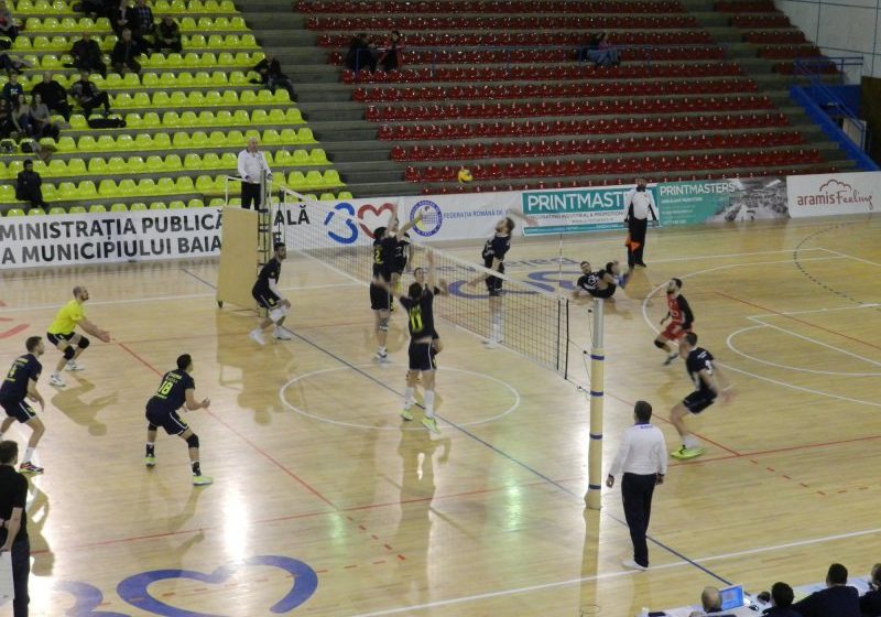 VOLEI: Știința Explorări, învinsă clar de Tricolorul Ploiești