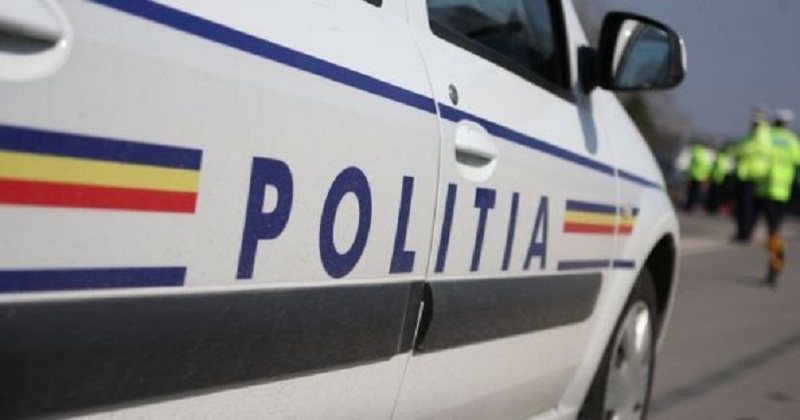 IRESPONSABIL DE-A BINELEA: Un tânăr a accidentat o femeie și a lăsat-o, rănită, în șanțul de pe marginea drumului IRESPONSABIL DE-A BINELEA: Un tânăr a accidentat o femeie și a lăsat-o, rănită, în șanțul de pe marginea drumului