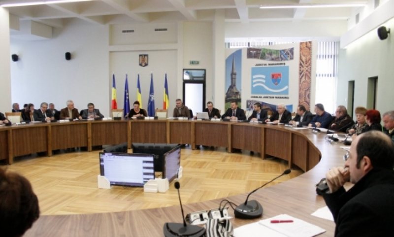 DUPĂ 100 DE ANI: Consilierii județeni au semnat ”Declarația pentru celebrarea unirii Basarabiei cu România” DUPĂ 100 DE ANI: Consilierii județeni au semnat ”Declarația pentru celebrarea unirii Basarabiei cu România”