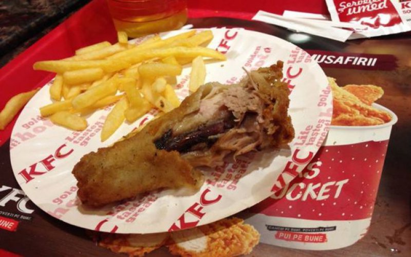 KFC: Iar au rămas fără un ingredient de bază KFC: Iar au rămas fără un ingredient de bază