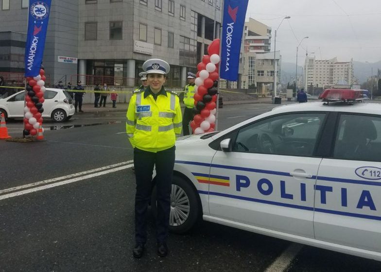 ÎNDEMÂNARE, NU GLUMĂ: Raliul doamnelor, deschis de o polițistă, care a pilotat fără cusur ÎNDEMÂNARE, NU GLUMĂ: Raliul doamnelor, deschis de o polițistă, care a pilotat fără cusur