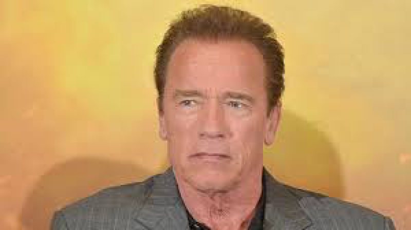 CARBURANŢI DĂUNĂTORI: Arnold Schwarzenegger va da în judecată companiile petroliere, atribuindu-le efectele încălzirii globale CARBURANŢI DĂUNĂTORI: Arnold Schwarzenegger va da în judecată companiile petroliere, atribuindu-le efectele încălzirii globale