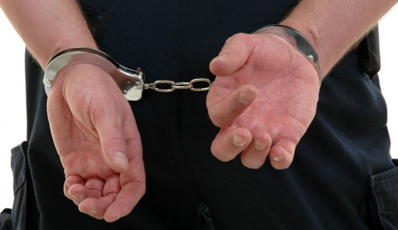 ȚI-AM LUAT UN INEL: Au ajuns pe mâna poliției după ce au tâlhărit un bărbat ȚI-AM LUAT UN INEL: Au ajuns pe mâna poliției după ce au tâlhărit un bărbat