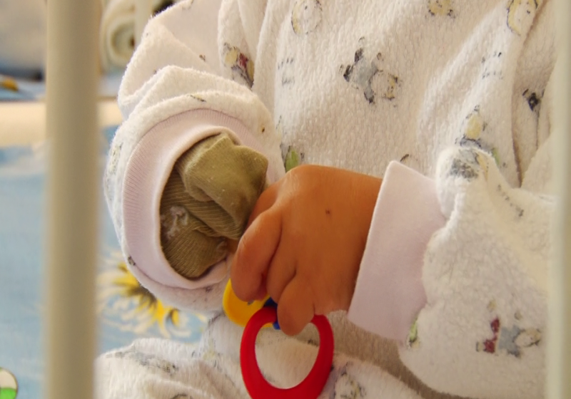 CAZURI GRAVE LA BEBELUŞI: Zece sugari, internaţi cu boală diareică acută CAZURI GRAVE LA BEBELUŞI: Zece sugari, internaţi cu boală diareică acută