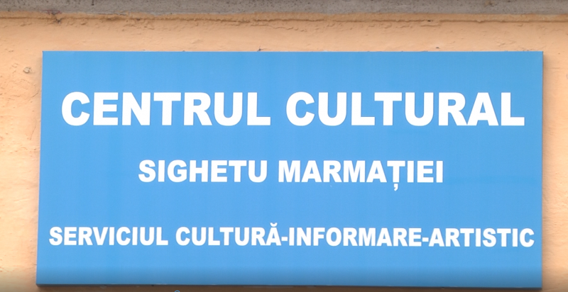 CĂLCAȚI DE HOȚI: S-au furat costume populare de la Centrul Cultural CĂLCAȚI DE HOȚI: S-au furat costume populare de la Centrul Cultural