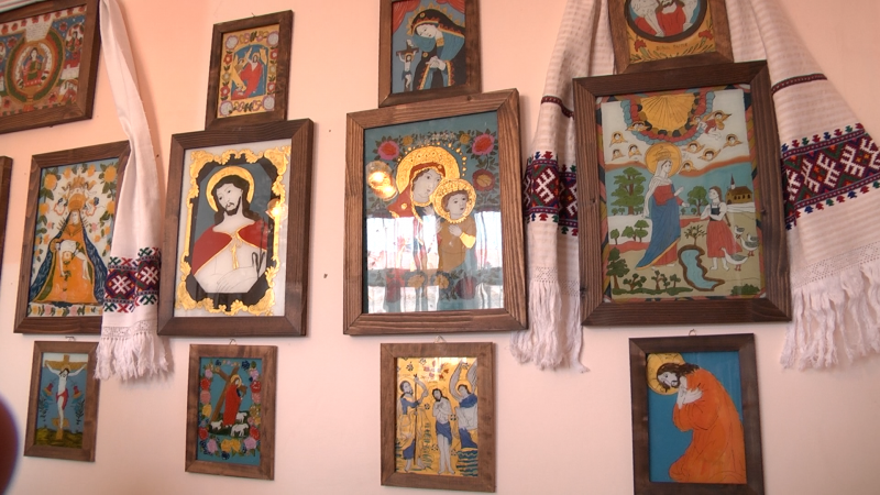 SPECIAL: Icoane și ouă încondeiate la expoziția de iconografie și artă populară SPECIAL: Icoane și ouă încondeiate la expoziția de iconografie și artă populară