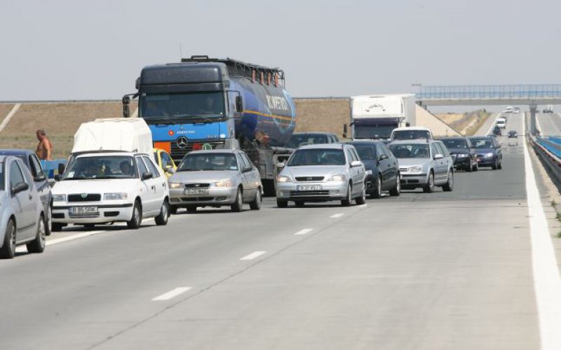 CUM SE CIRCULĂ: Pe patru drumuri naţionale există în continuare restricţii CUM SE CIRCULĂ: Pe patru drumuri naţionale există în continuare restricţii