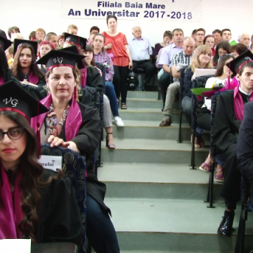 EMOȚII UNIVERSITARE: Curs festiv la ”Vasile Goldiș” EMOȚII UNIVERSITARE: Curs festiv la ”Vasile Goldiș”