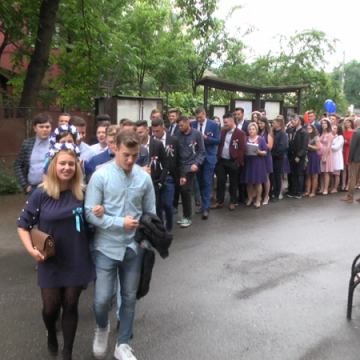 REPORTAJUL ZILEI: Ultimul clopoţel REPORTAJUL ZILEI: Ultimul clopoţel
